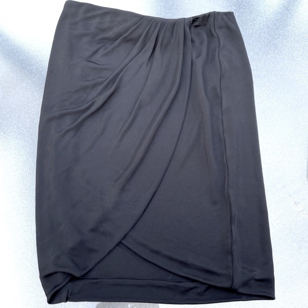 🍀3 for $25🍀Aritzia Babaton Black Pull On Tulip Skirt Size XS